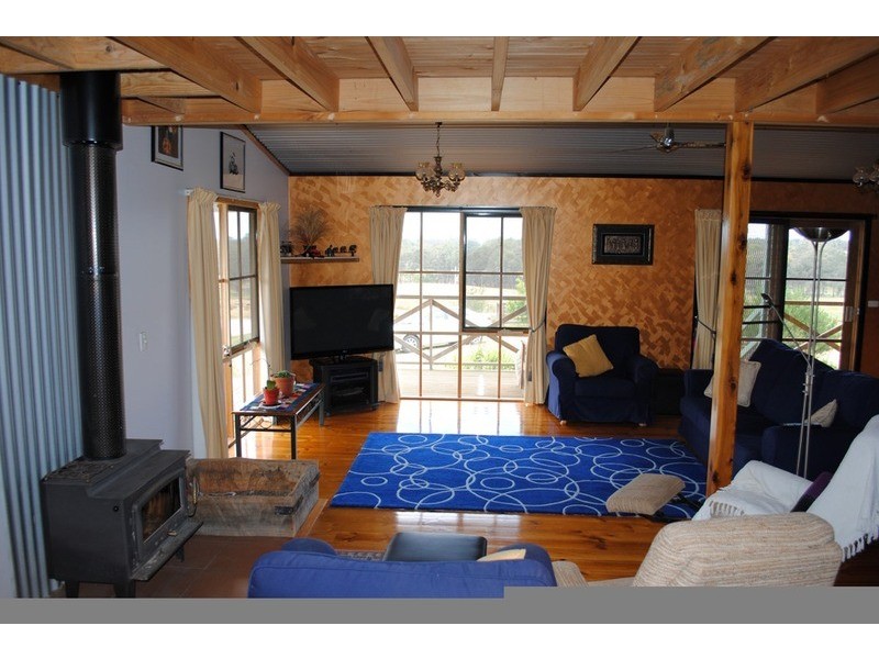 570 Avoca Road, Amherst VIC 3371