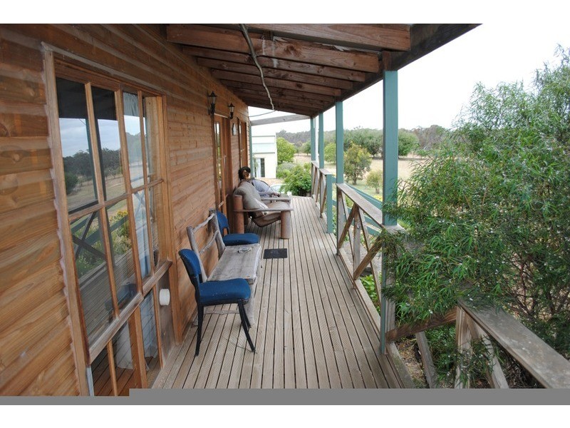 570 Avoca Road, Amherst VIC 3371