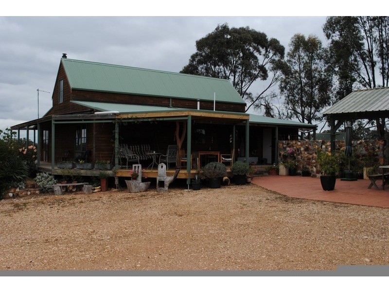 570 Avoca Road, Amherst VIC 3371