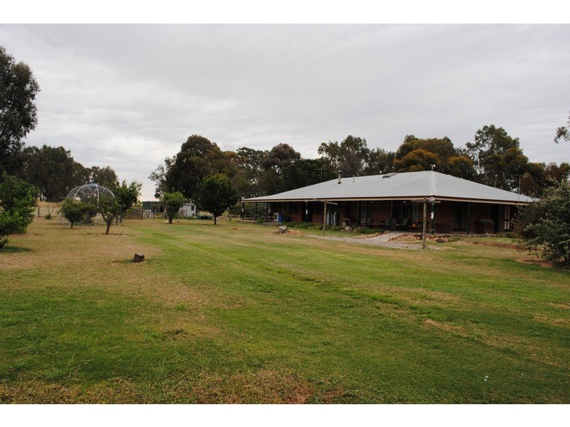 471 Porteous Road, Wareek VIC 3465