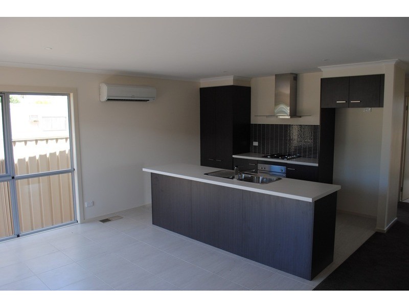 2/116 Gillies Street, Maryborough VIC 3465