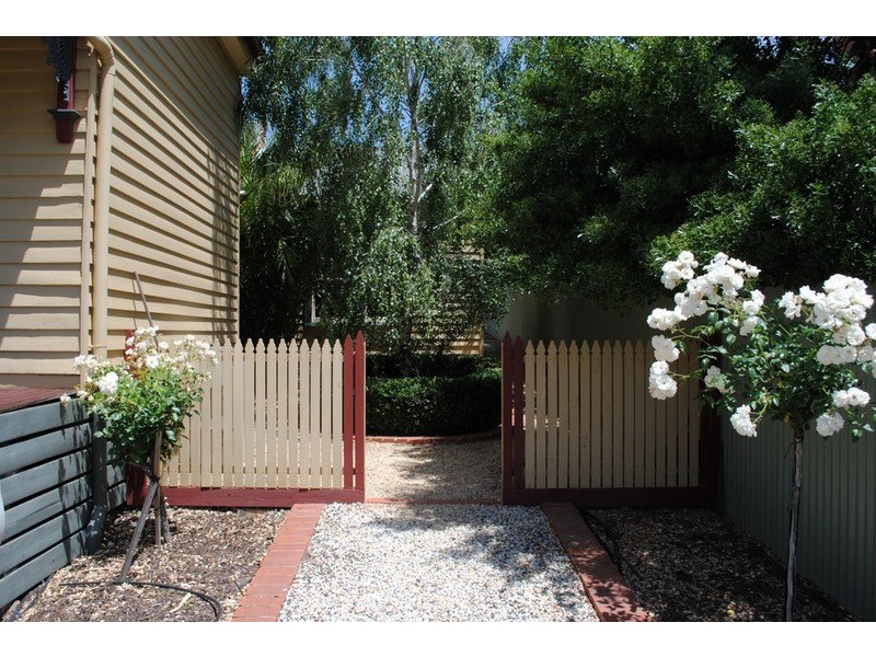 35 Park Road, Maryborough VIC 3465