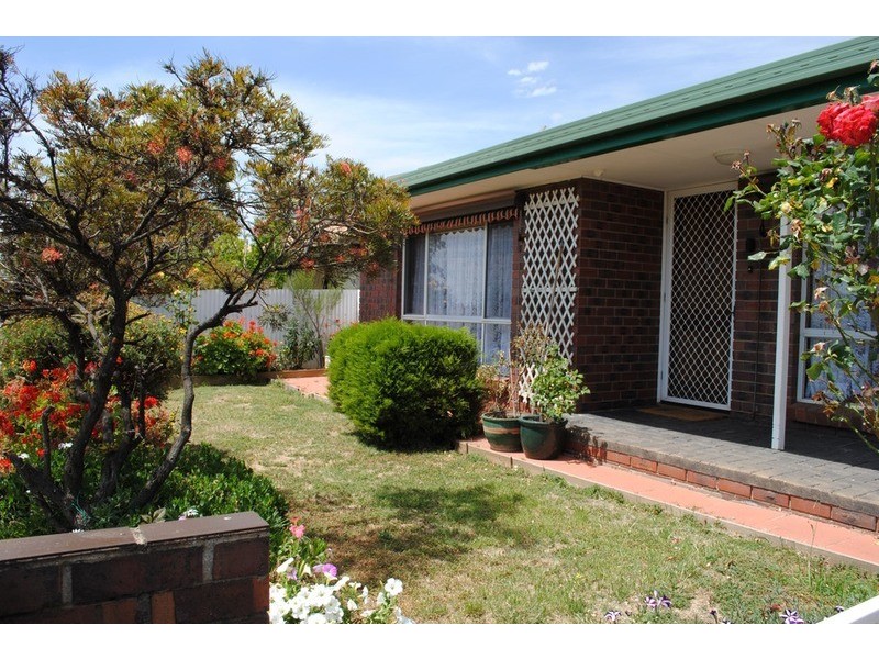 2/15 Mariners Reef  Road, Maryborough VIC 3465