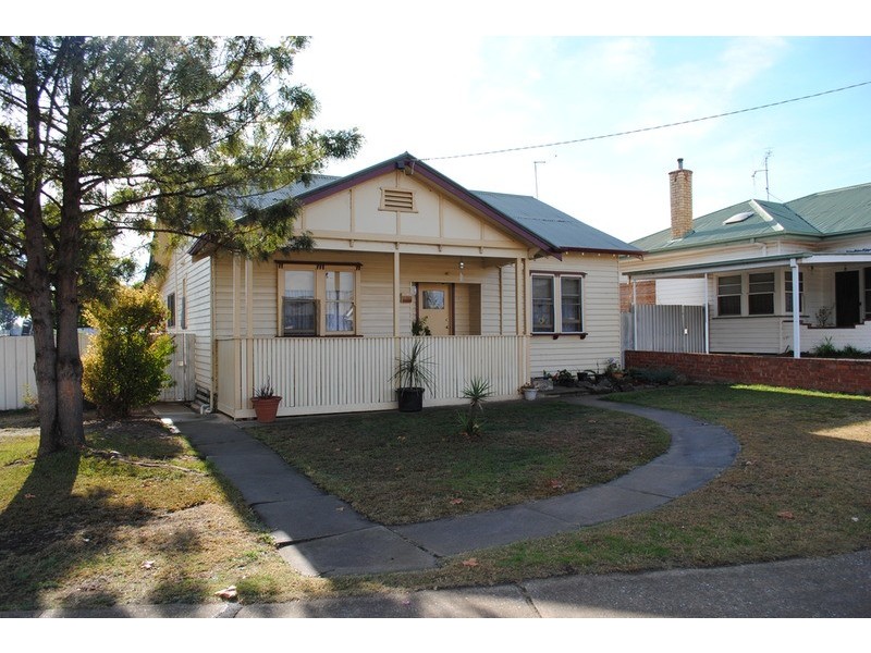 1 Majorca Road, Maryborough VIC 3465