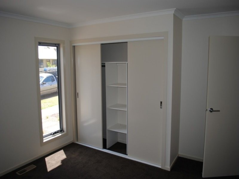 Units 5 & 6/114-118 Gillies  Street, Maryborough VIC 3465