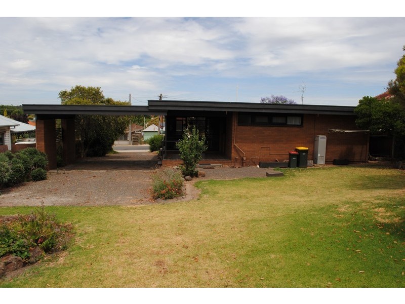 19 Clarendon Street, Maryborough VIC 3465