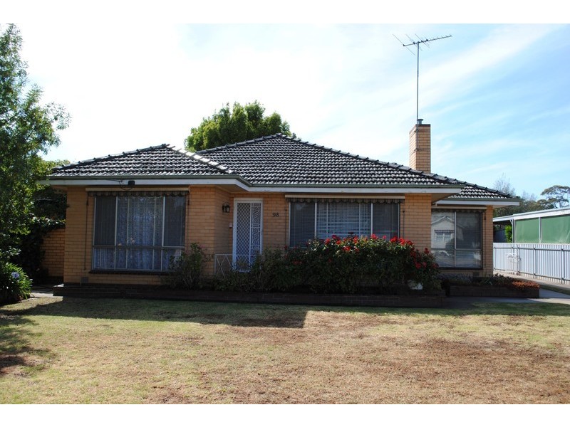 98  Park Road, Maryborough VIC 3465