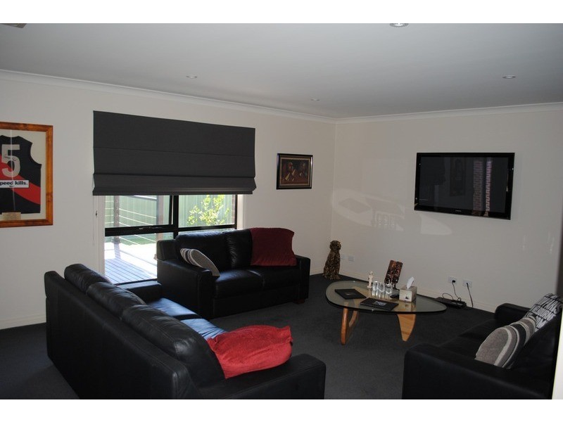 8 Harrison  Street, Maryborough VIC 3465