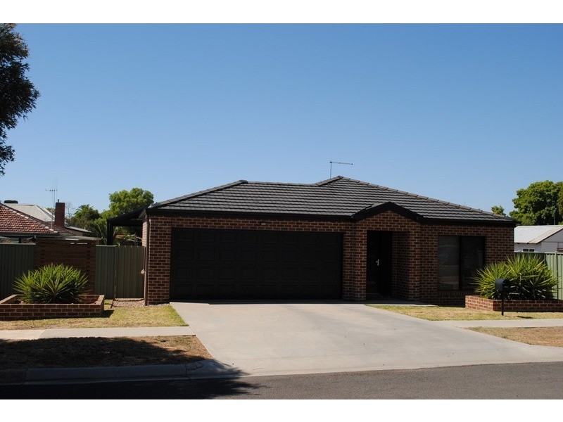 8 Harrison  Street, Maryborough VIC 3465