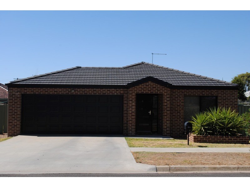 8 Harrison  Street, Maryborough VIC 3465