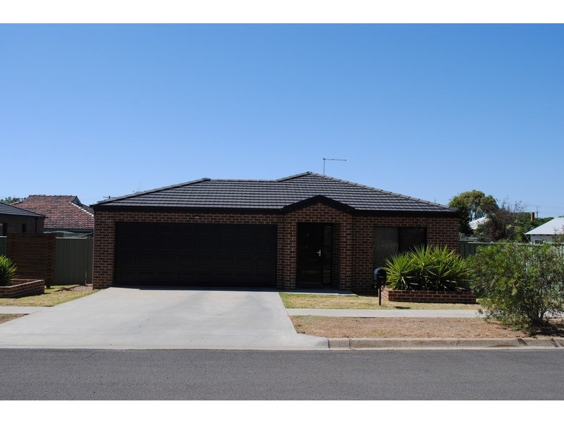 8 Harrison  Street, Maryborough VIC 3465