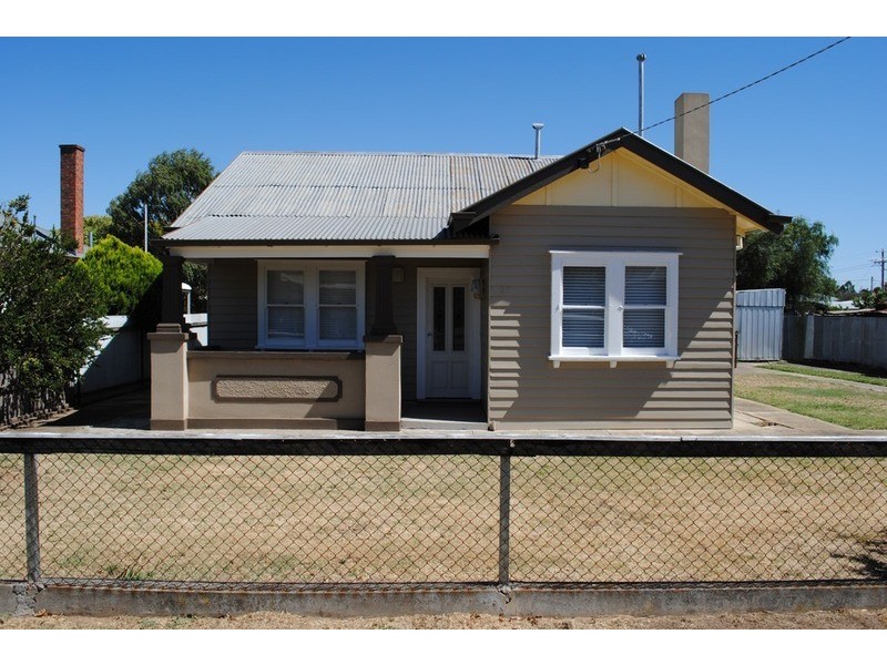 27 Napier Street, Maryborough VIC 3465
