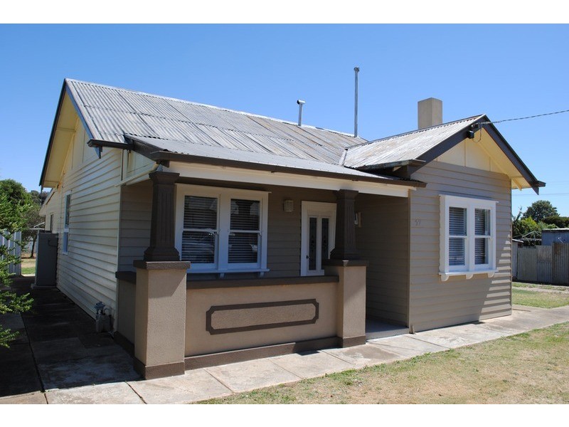 27 Napier Street, Maryborough VIC 3465