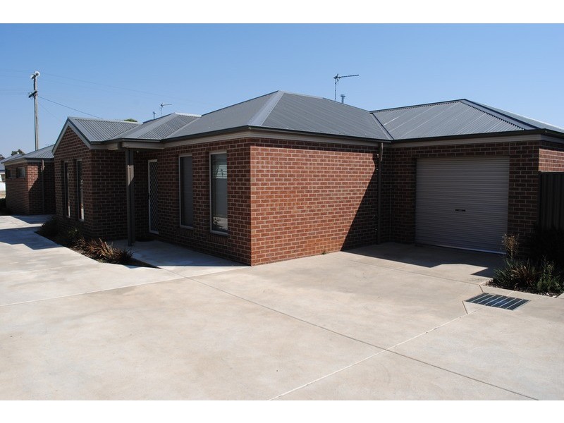 2/176 Park Road, Maryborough VIC 3465