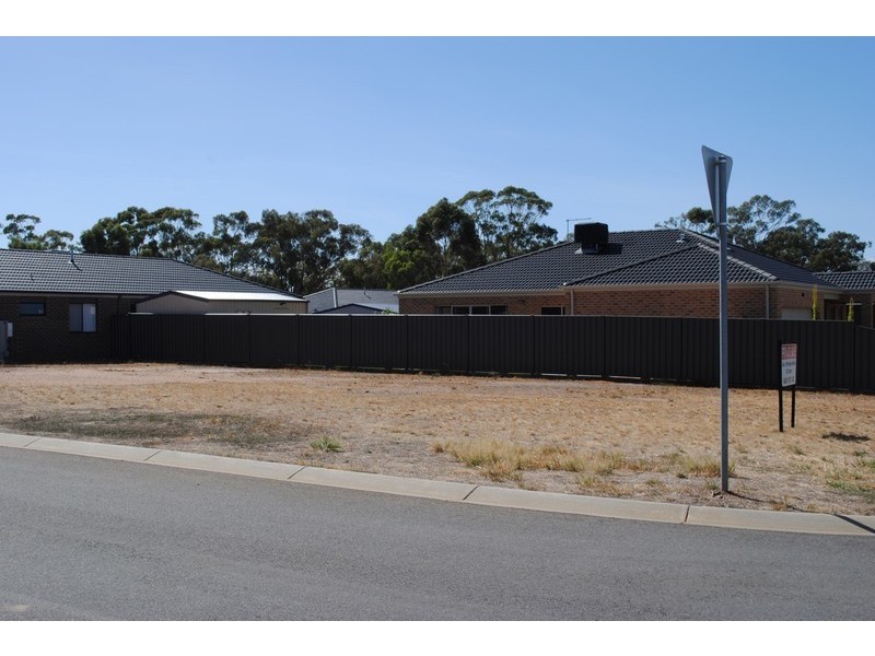 6 Whirrakee Drive, Maryborough VIC 3465