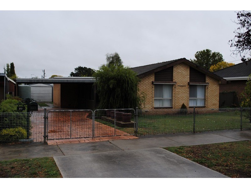 39 Green Street, Carisbrook VIC 3464