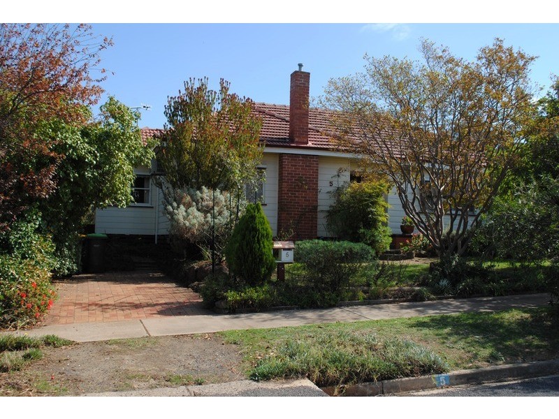 5 Laidlaw Street, Maryborough VIC 3465