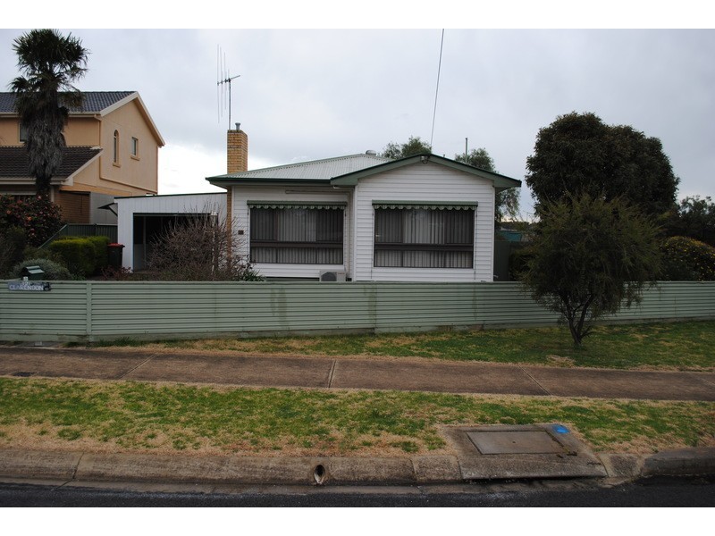 121 Clarendon Street, Maryborough VIC 3465