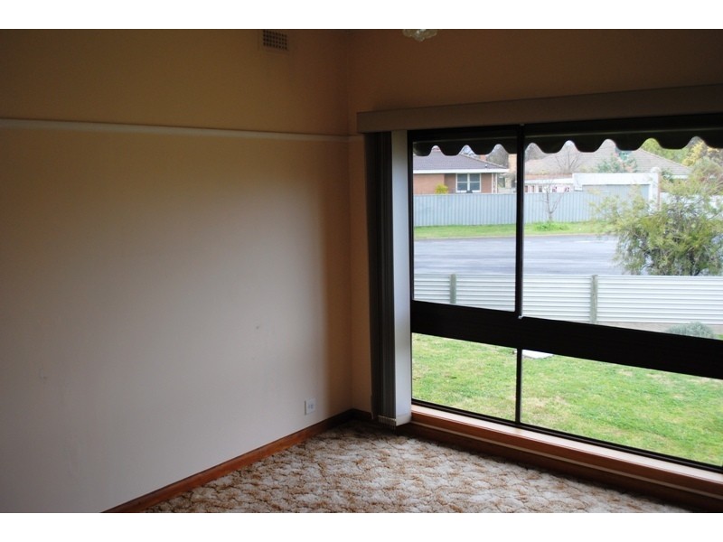 121 Clarendon Street, Maryborough VIC 3465