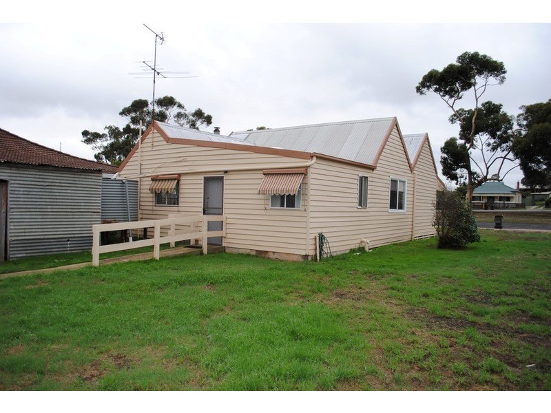 75 High Street, Avoca VIC 3467