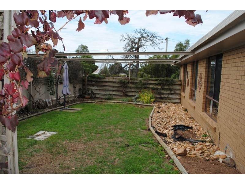 9 Barry Street, Maryborough VIC 3465