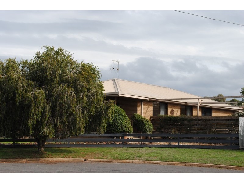 9 Barry Street, Maryborough VIC 3465