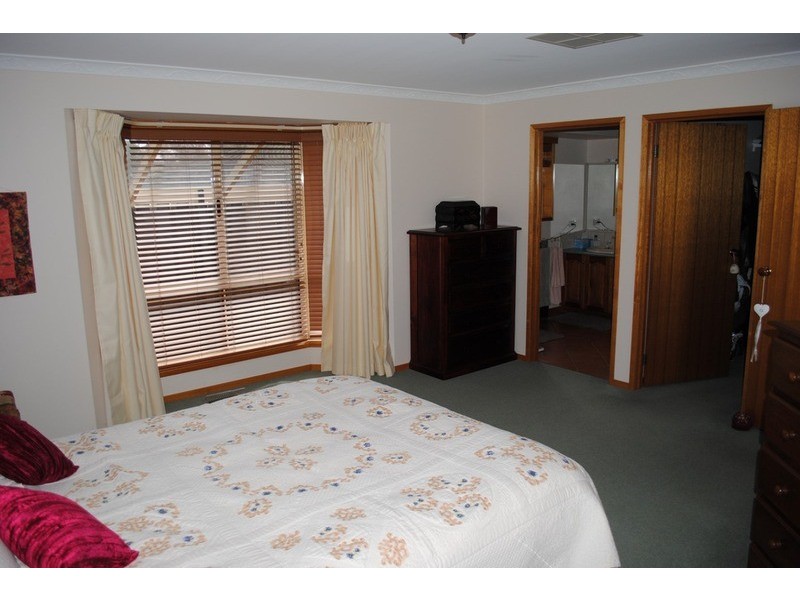 6 Luke Court, Maryborough VIC 3465