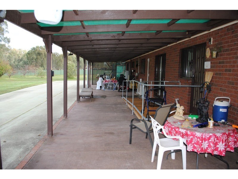 8 Menzies  Drive, Daisy Hill VIC 3465