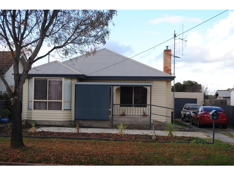 10 Laidman Street, Maryborough VIC 3465