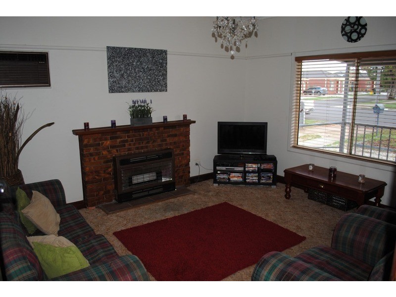 10 Laidman Street, Maryborough VIC 3465