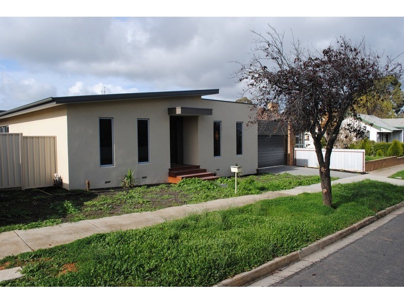 2/116 Gillies Street, Maryborough VIC 3465