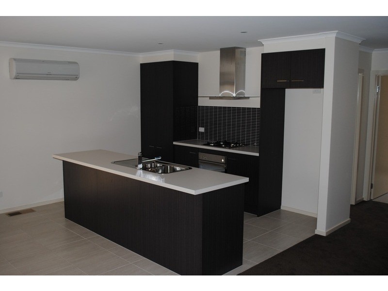 2/116 Gillies Street, Maryborough VIC 3465