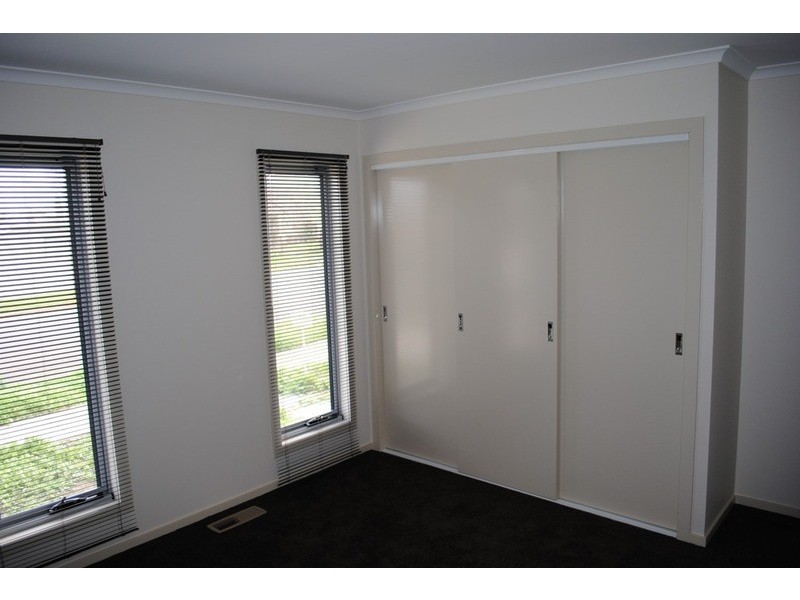 2/116 Gillies Street, Maryborough VIC 3465