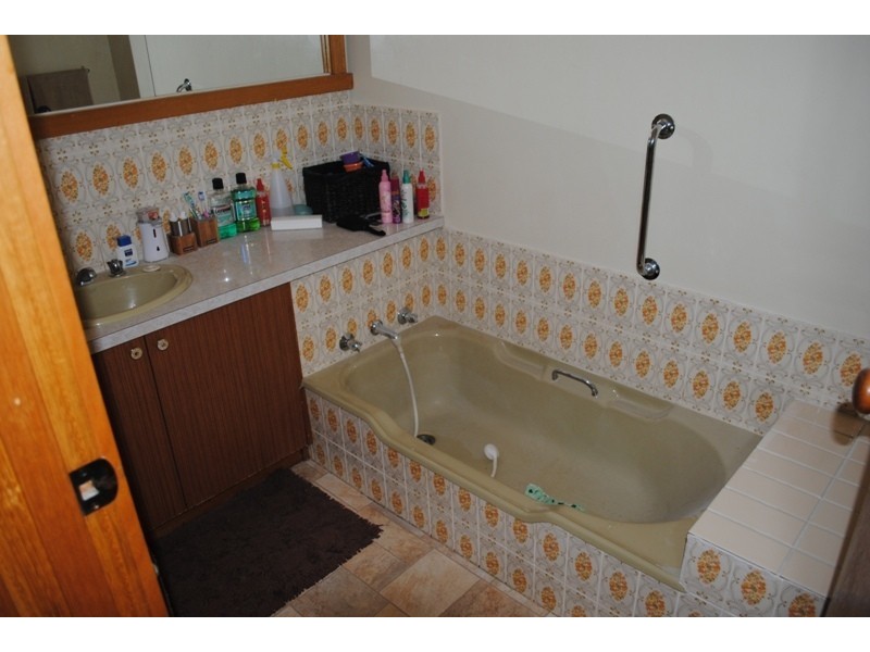 15 Newton Street, Maryborough VIC 3465