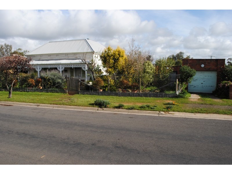 135 Gillies Street, Maryborough VIC 3465