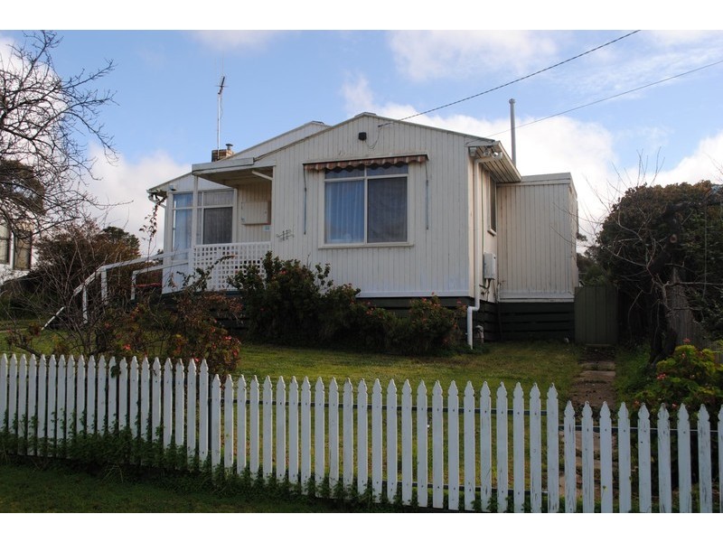 11 Cameron Street, Maryborough VIC 3465