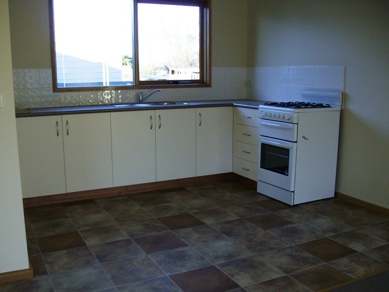 2/2-4 Harrison Street, Maryborough VIC 3465