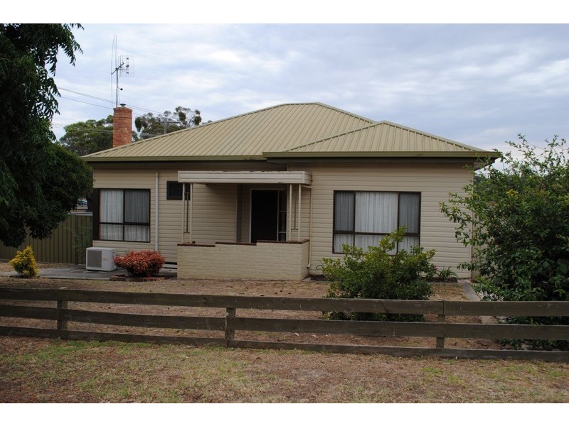 11 Burke  Street, Maryborough VIC 3465
