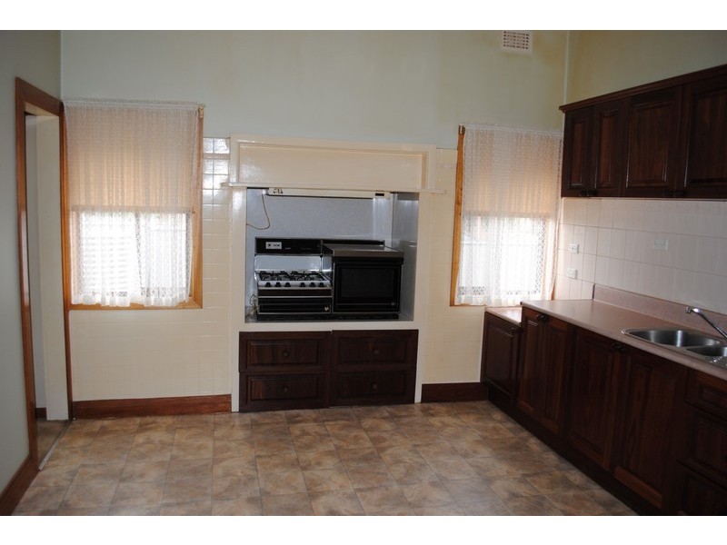 11 Burke  Street, Maryborough VIC 3465