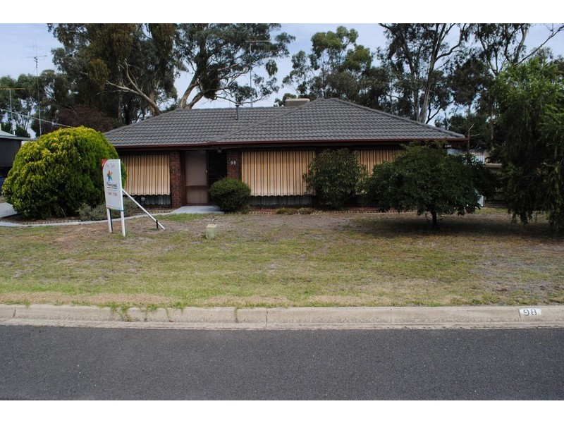 98 Loch Street, Maryborough VIC 3465