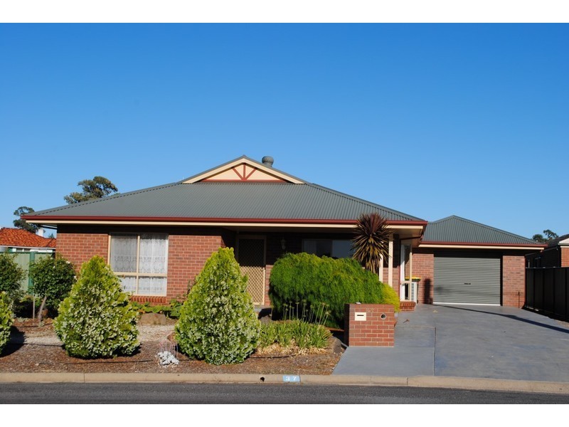 37 Harrison Street, Maryborough VIC 3465