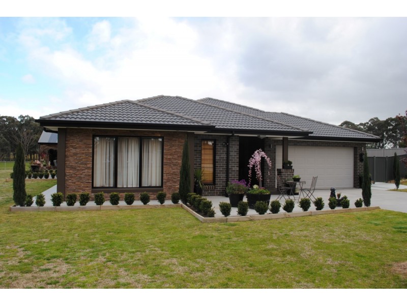 12 Dehnerts Road, Daisy Hill VIC 3465
