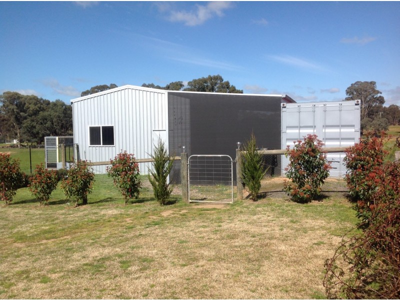 12 Dehnerts Road, Daisy Hill VIC 3465