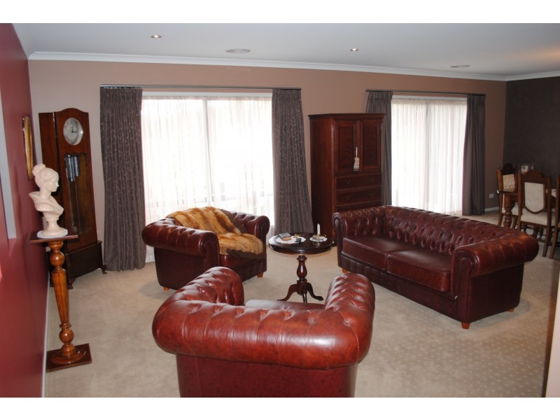 12 Dehnerts Road, Daisy Hill VIC 3465