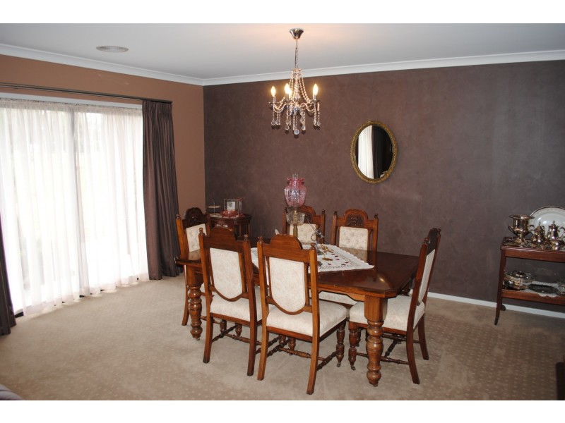 12 Dehnerts Road, Daisy Hill VIC 3465