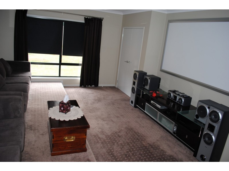 12 Dehnerts Road, Daisy Hill VIC 3465