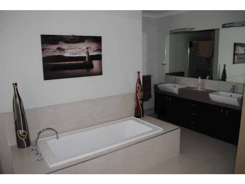 12 Dehnerts Road, Daisy Hill VIC 3465