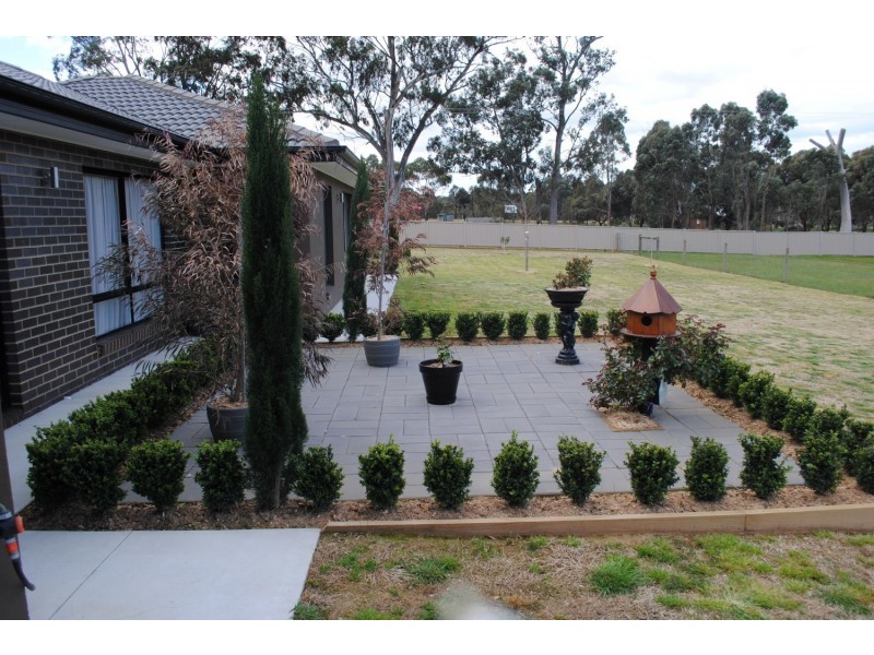 12 Dehnerts Road, Daisy Hill VIC 3465