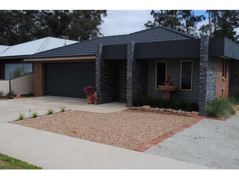 299 Gladstone Street, Maryborough VIC 3465