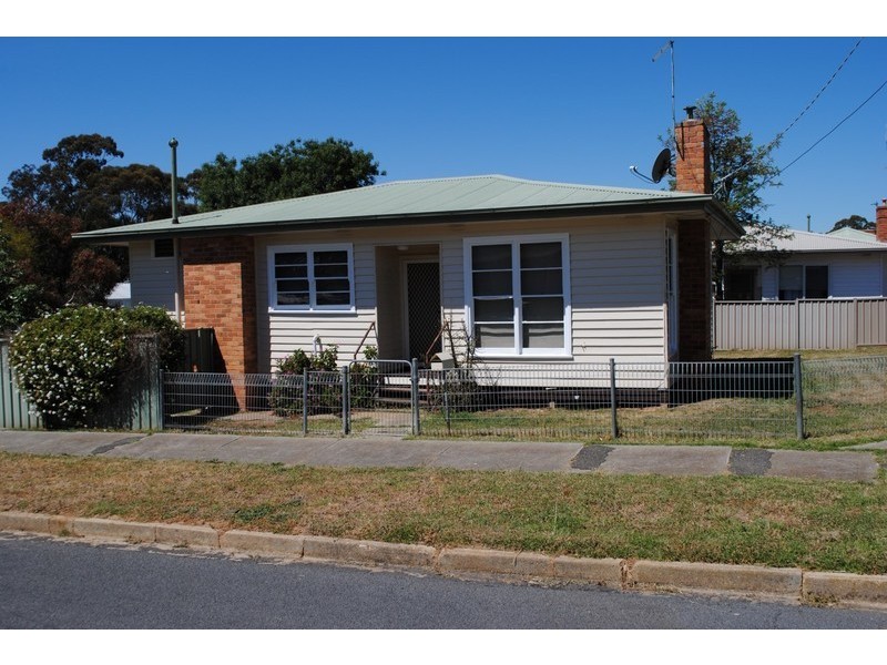 9 Porter Avenue, Maryborough VIC 3465